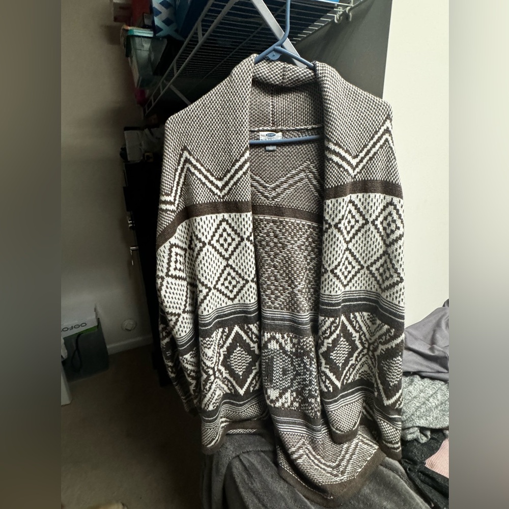 Old navy cardigan in large